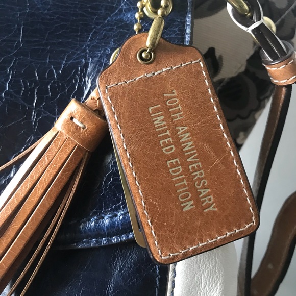 Coach Limited Edition - Picture 8 of 8